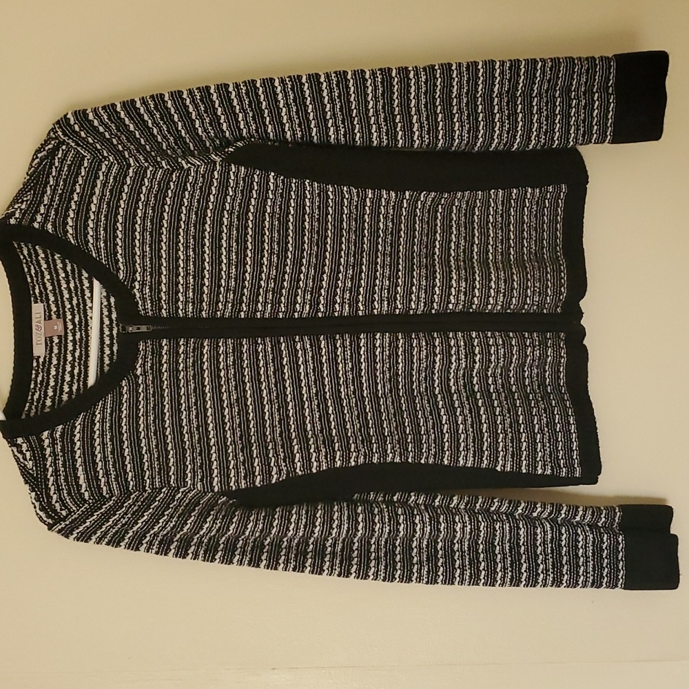 Roz & Ali, Medium, black/white sweater